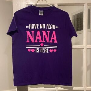 Gildan size Medium T-shirt good condition